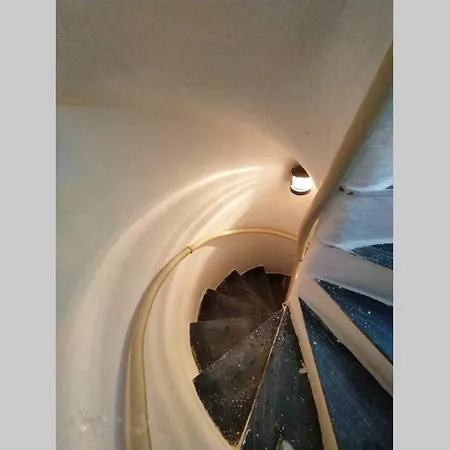 בית נופש Torre Spagnola Di Capo Galera פרטיליה