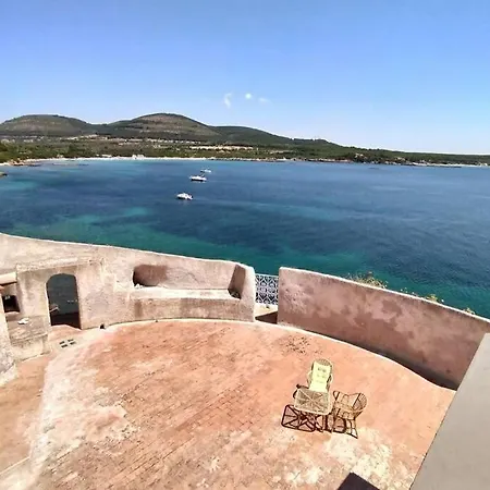 בית נופש Torre Spagnola Di Capo Galera
