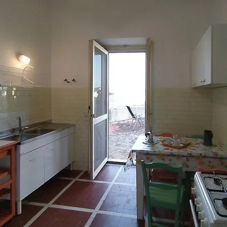 בית נופש Torre Spagnola Di Capo Galera